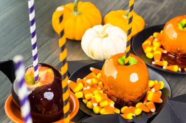 Cadılar Bayramı için şeker elma