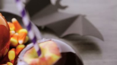 Cadılar Bayramı için şeker elma