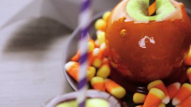 Cadılar Bayramı için şeker elma