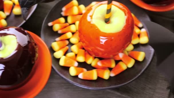 Candy appels voor Halloween — Stockvideo