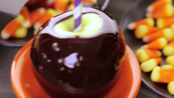 Candy appels voor Halloween — Stockvideo