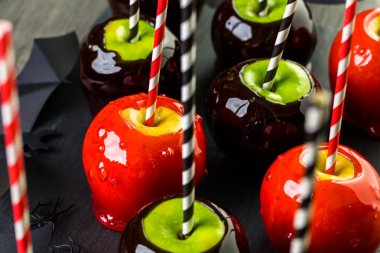 El yapımı şeker elma