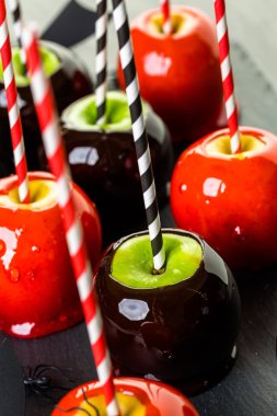 El yapımı şeker elma