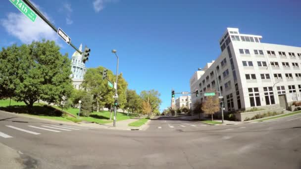 开车穿过市中心丹佛. — 图库视频影像