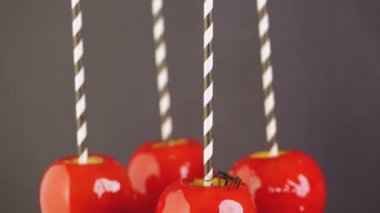 Cadılar Bayramı partisi için şeker elma