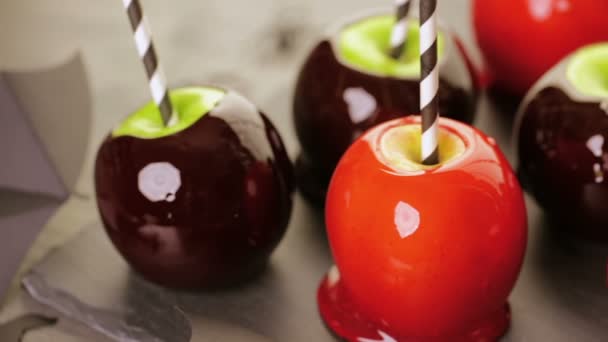 Candy apples for Halloween party — Stock Video