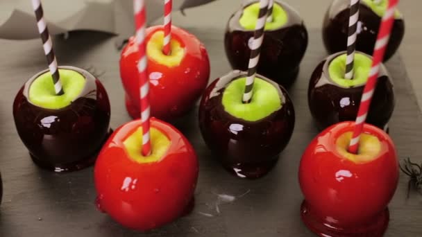 Maçãs doces para festa de Halloween — Vídeo de Stock