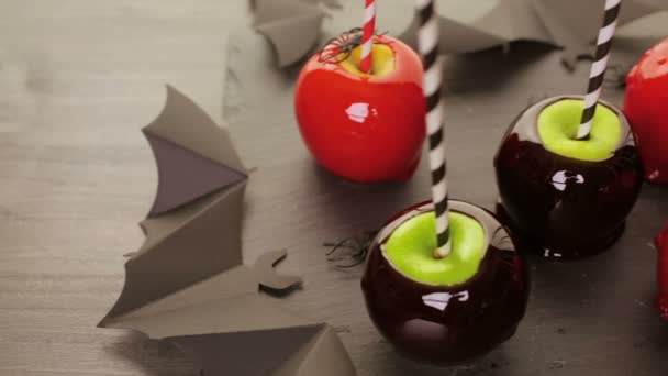 Manzanas dulces para la fiesta de Halloween — Vídeos de Stock