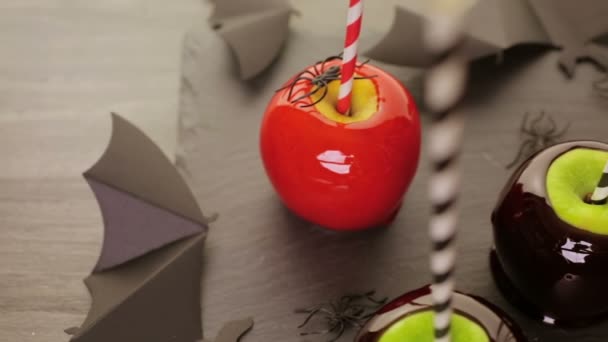 Maçãs doces para festa de Halloween — Vídeo de Stock