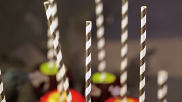 Manzanas dulces para la fiesta de Halloween — Vídeos de Stock