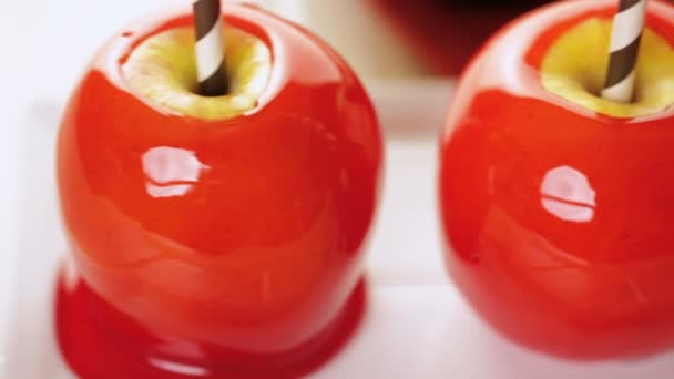 Manzanas dulces para la fiesta de Halloween — Vídeo de stock