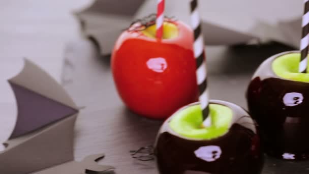 Mele caramellate per la festa di Halloween — Video Stock