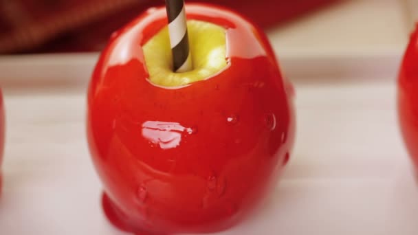 Manzanas dulces para la fiesta de Halloween — Vídeo de stock