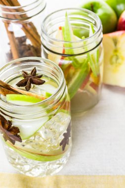 İnfüzyon elma suyu