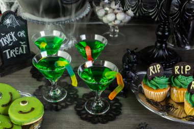 Cadılar Bayramı partisi için gıda tablo