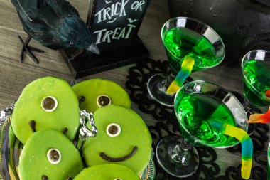 Cadılar Bayramı partisi için gıda tablo