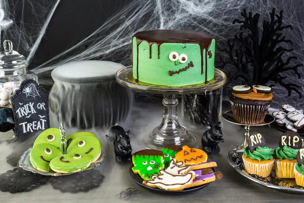 Halloween party table arrangement — Stock Photo, Image