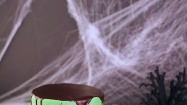 Tabellen arrangemanget för Halloween-fest — Stockvideo