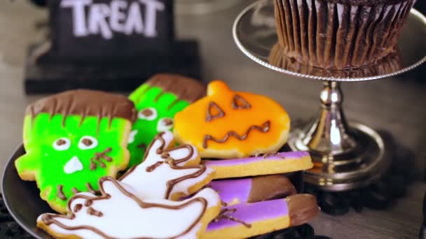 Arreglo de mesa para fiesta de Halloween — Vídeos de Stock