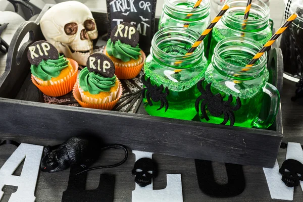 Їжі таблиці для Halloween party — стокове фото