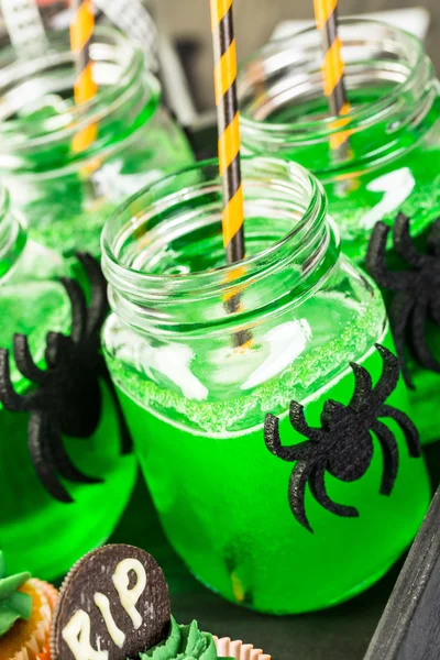 Mesa de comida para festa de Halloween — Fotografia de Stock