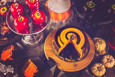 Cadılar Bayramı partisi için tablo