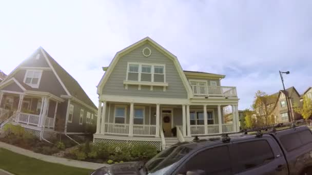 Drive through luxury residential neighborhood. — Stock Video