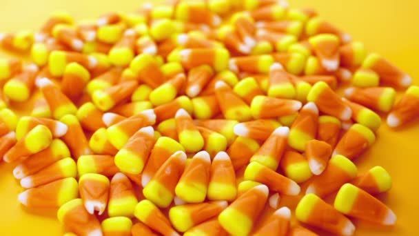 Dulces de maíz, golosinas de Halloween — Vídeos de Stock