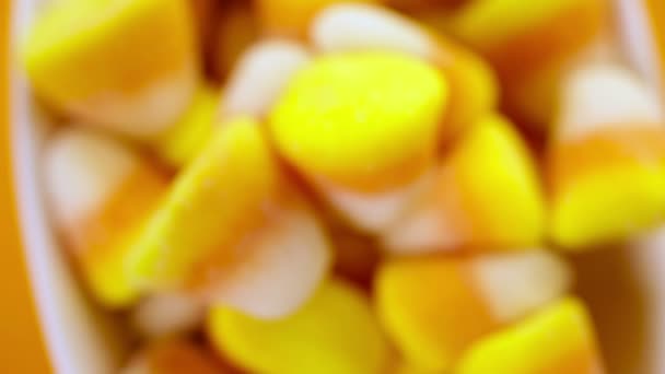 Dulces de maíz, golosinas de Halloween — Vídeos de Stock