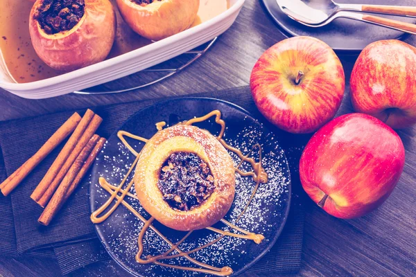 Organic baked apples — Stock Photo, Image