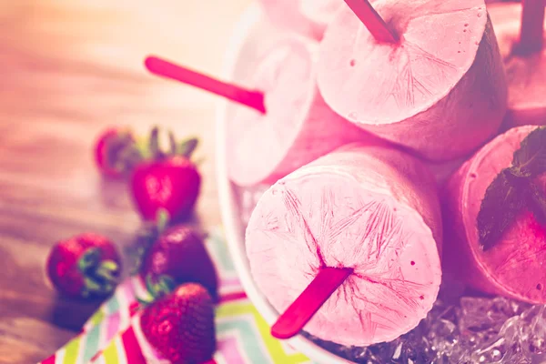 Tasty homemade Popsicles — Stock Photo, Image