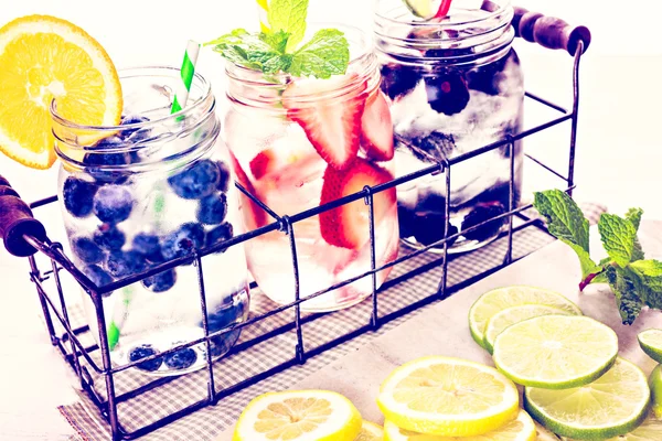 Infused water with berries — Stock Photo, Image