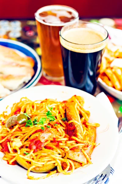 Pasta fresca con salchicha —  Fotos de Stock