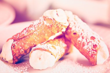 Taze İtalyan cannoli