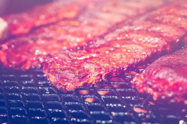 Bebek arka kaburgalar