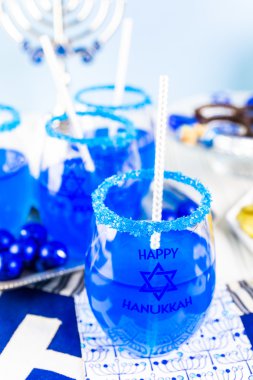 Tablo Hanukkah için ayarla