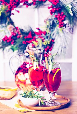 Tatil kızılcık sangria