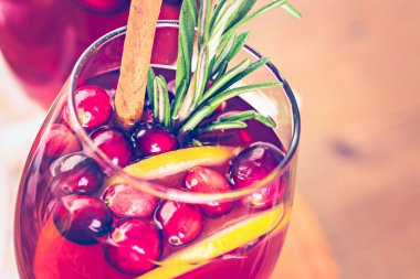 Tatil kızılcık sangria