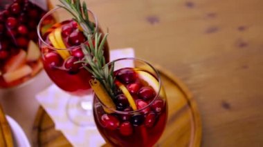 Tatil kızılcık sangria