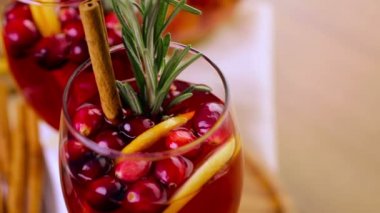 Tatil kızılcık sangria