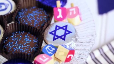 Tablo Hanukkah kutlamak için ayarla.