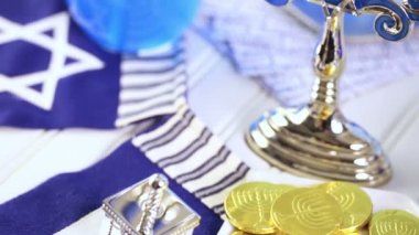 Tablo Hanukkah kutlamak için ayarla.