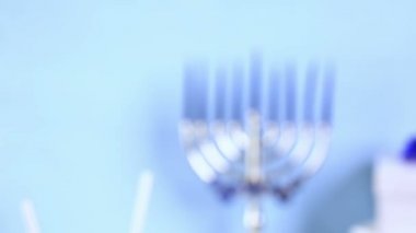 Tablo Hanukkah kutlamak için ayarla.