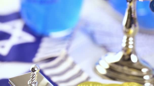 Table pour célébrer Hanoukka .