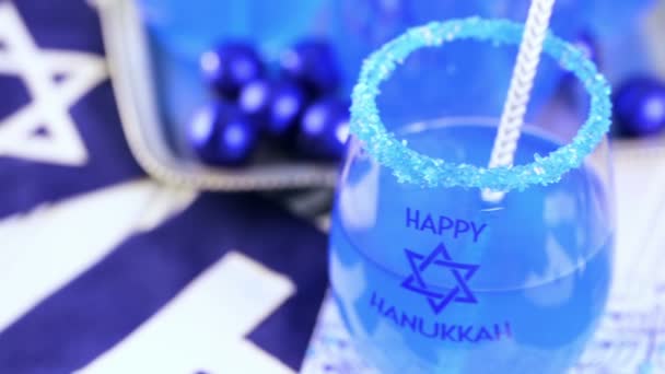 Mesa para celebrar Hanukkah . — Vídeo de stock