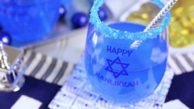 Tablo Hanukkah kutlamak için ayarla.