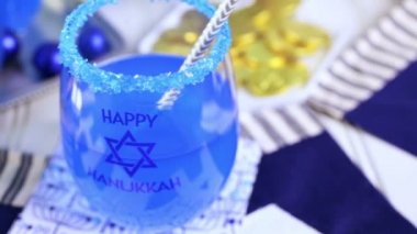 Tablo Hanukkah kutlamak için ayarla.