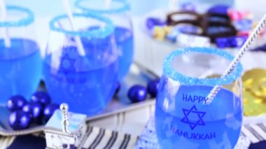 Tablo Hanukkah kutlamak için ayarla