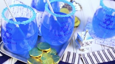 Tablo Hanukkah kutlamak için ayarla