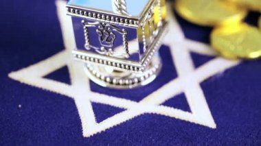 Tablo Hanukkah kutlamak için ayarla